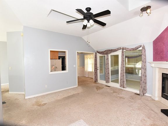 3rd image of 808 N Carlyle St