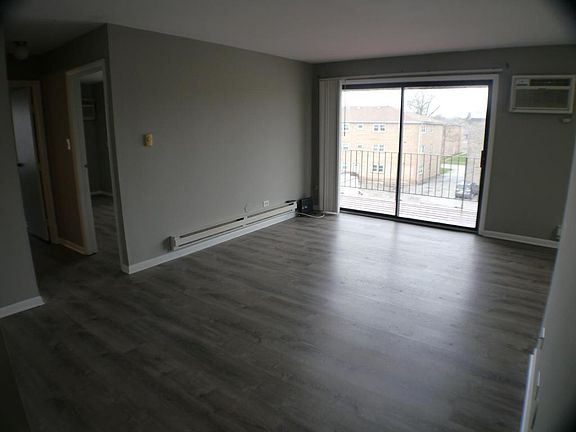 2nd image of 11810 S Komensky Ave
