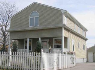 38 Dyerville Ave, Johnston, RI 02919