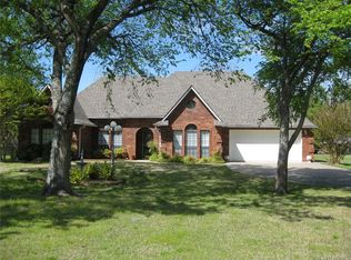 190 N Spinnaker Run, Stigler, OK 74462