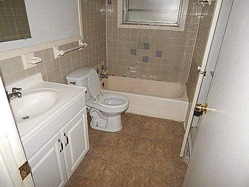 3rd image of 2227 Hollis Dr