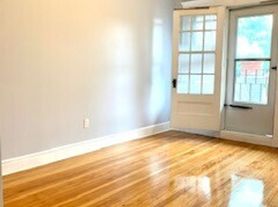 170 Winthrop Rd