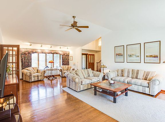 5th image of 16 James Ct