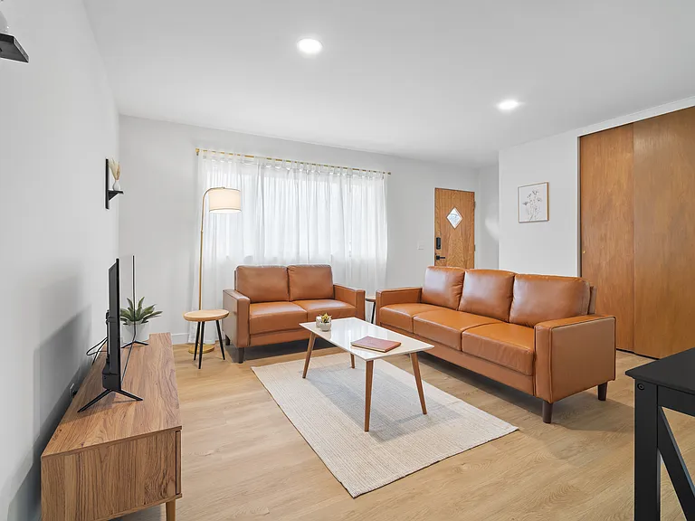 1105 Julienne Dr — Photo 3