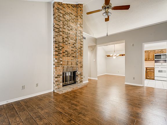 5th image of 2106 Holly Hill Ln