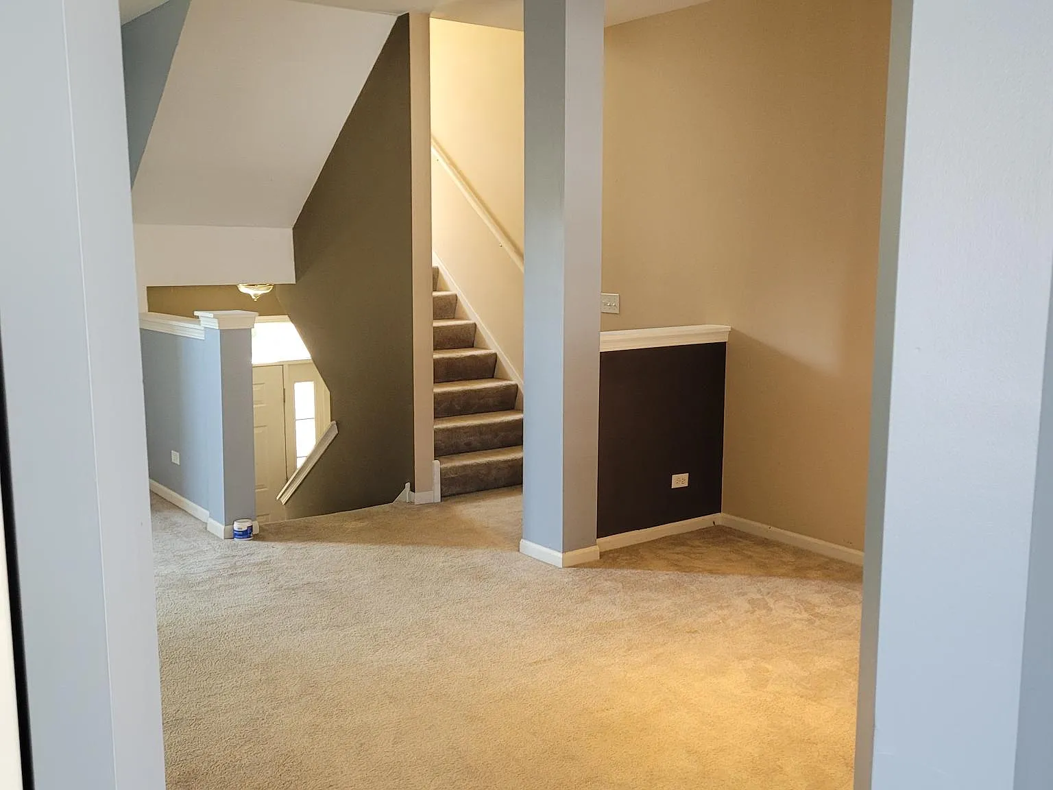 830 Summit Creek Dr — Photo 2