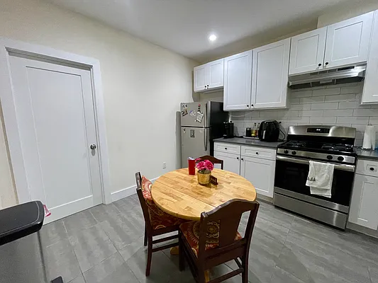 Rented by Building Equity Real Estate LLC | media 10