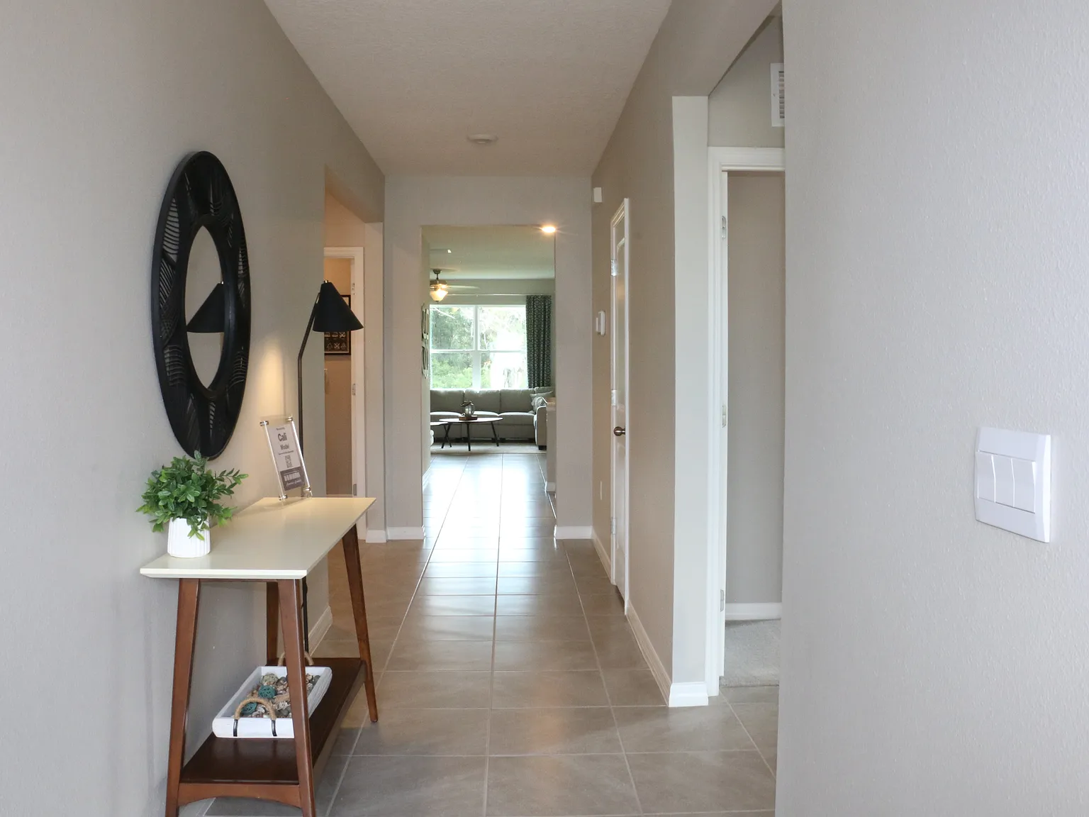 4 bed, 1828 sqft, $2,990 — Photo 2