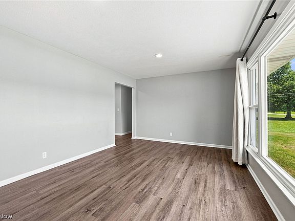 4th image of 38444 Otten Rd