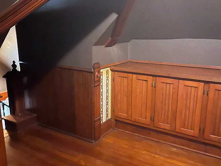 Upstairs Entrance Way