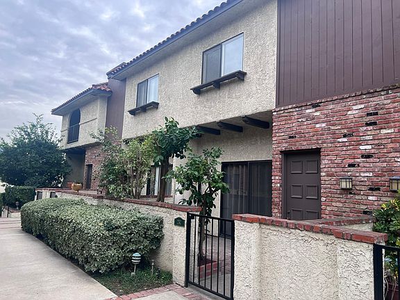 2nd image of 1722 Rogers Pl