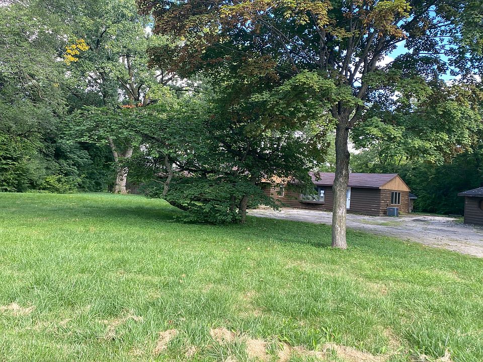 1st image of 21 W Thorndale Ave #610