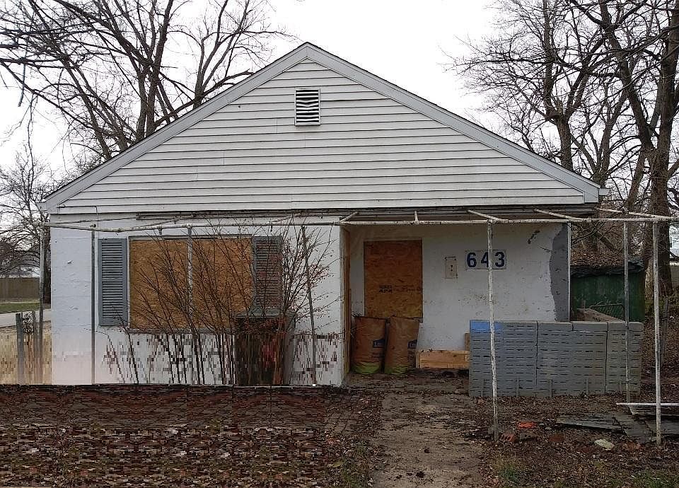 2nd image of 643 S Wheatland Ave