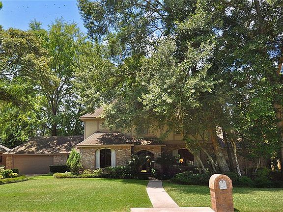 3rd image of 2403 Forest Garden Dr