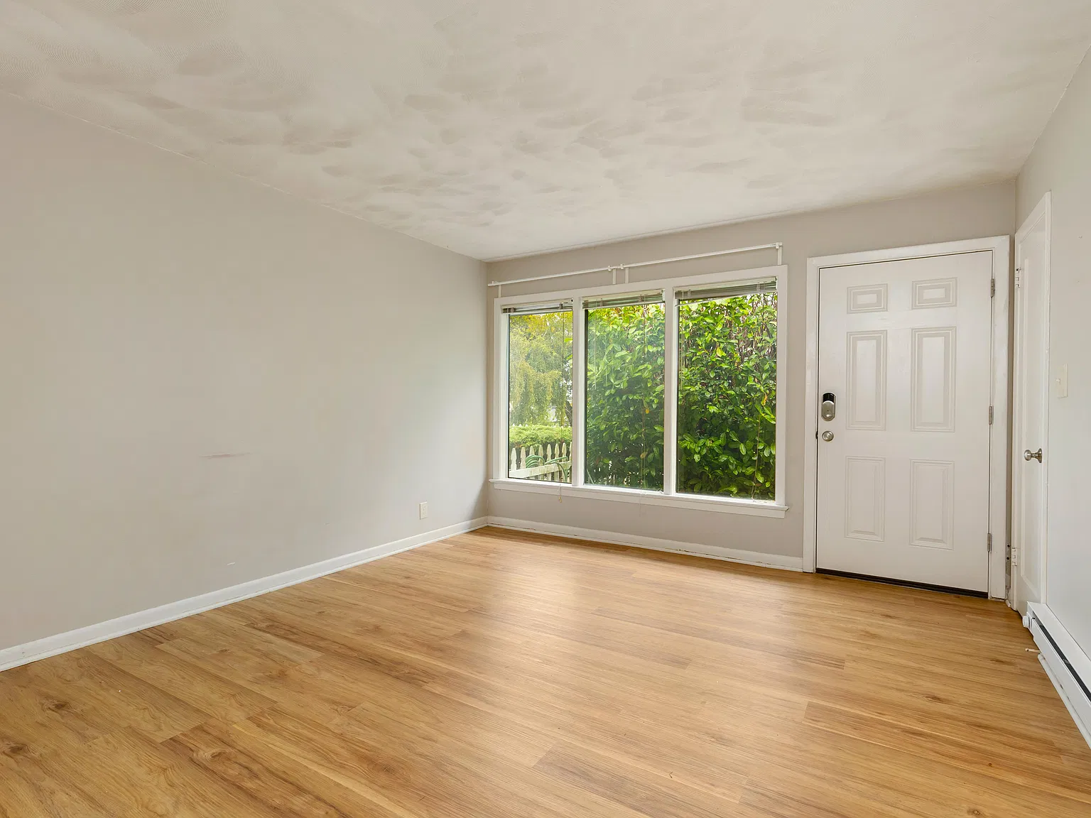 2 bed, 700 sqft, $2,450 — Photo 3