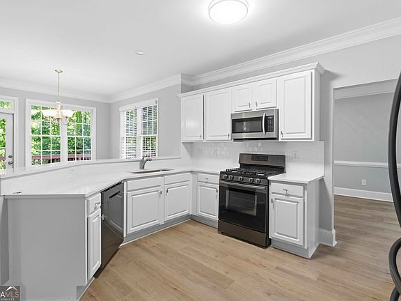 5th image of 4195 Longlake Dr