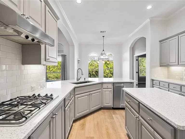 4708 Mont Blanc Dr — Photo 9