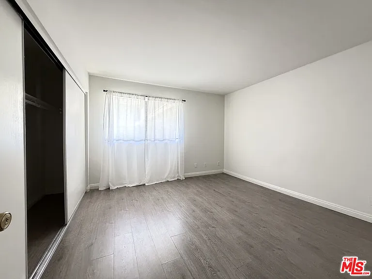326 S Manhattan Pl #107 — Photo 6