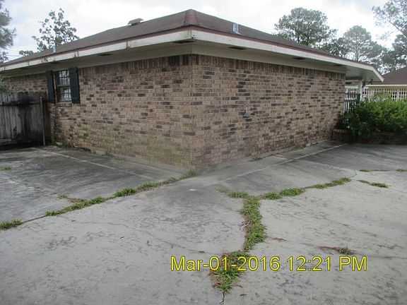4th image of 1214 Adrian St