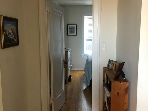 5th image of 3323 N Lakewood Ave #23-2