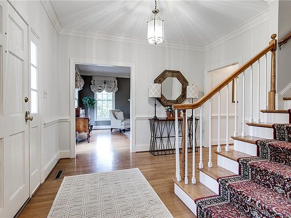 4th image of 9706 Cragmont Dr