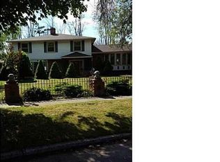 305 Bellingham Dr, Williamsville, NY 14221