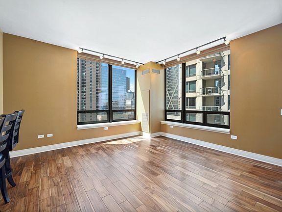 3rd image of 600 N Lake Shore Dr APT 1709