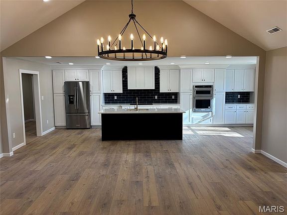 4th image of 1130 Persimmon Pl