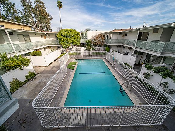 4th image of 475 S Los Robles Ave APT 7