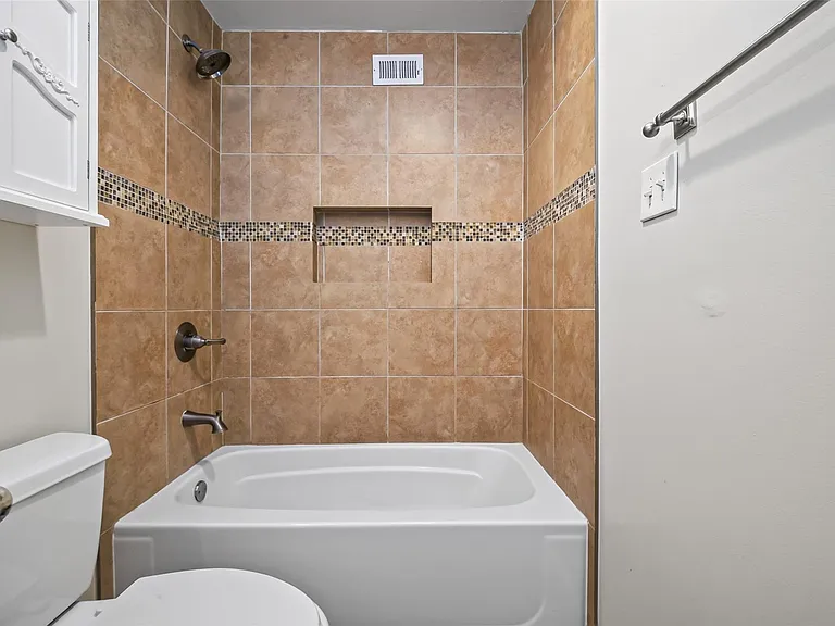 5310 Indigo St — Photo 45