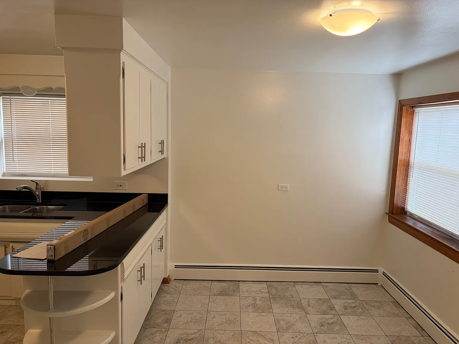 1 bed, 860 sqft, $1,250 — Photo 4