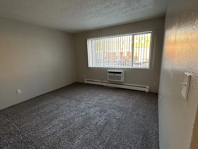 Prospect Pointe Apartments — Photo 58