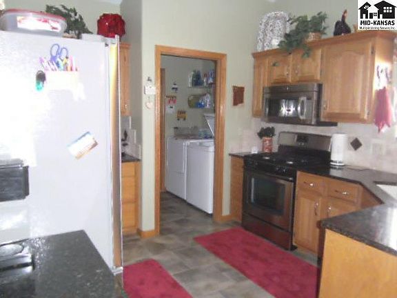 3rd image of 46 E Des Moines Ave