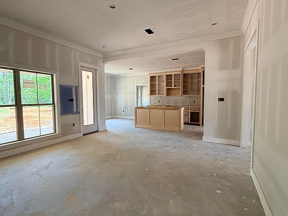 3rd image of 68 Ratcliff Rd