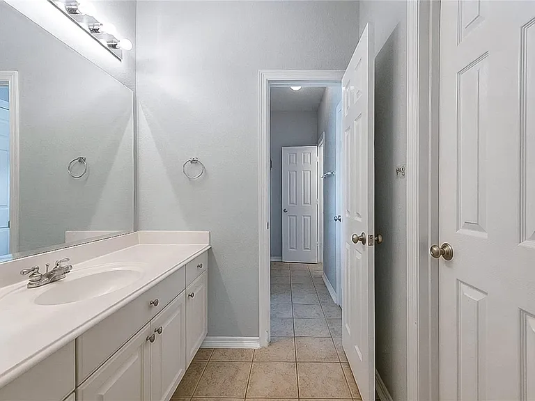 3819 Rivermoss Ln — Photo 33