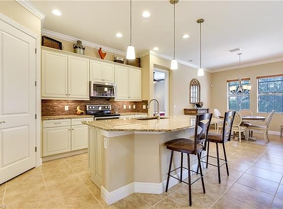 3rd image of 12695 Fairington Way