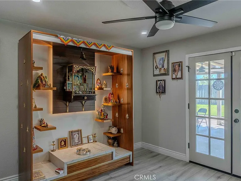 1042 Robinson Ct — Photo 11