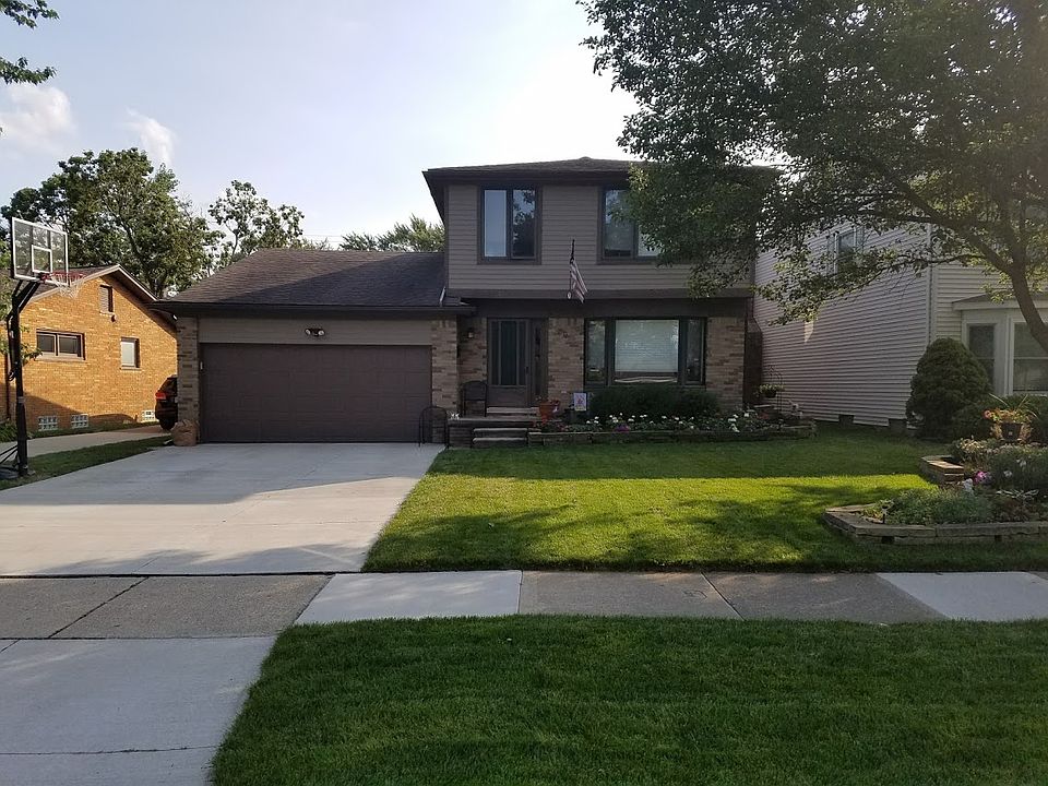 1st image of 3921 Parkview Dr