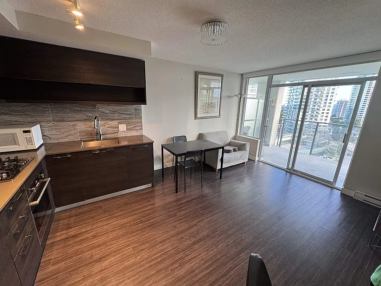 570 Emerson St #1501 — Photo 2