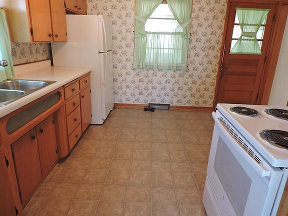 2nd image of 1906 Bourland Ave