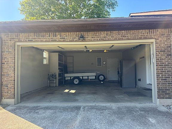 4th image of 215 Delaplain Rd