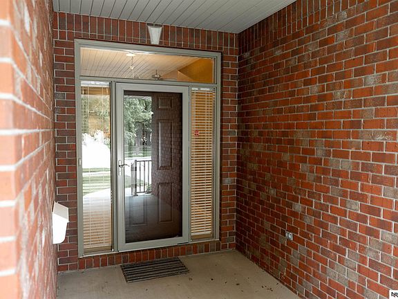 3rd image of 7538 Kentwell Ln