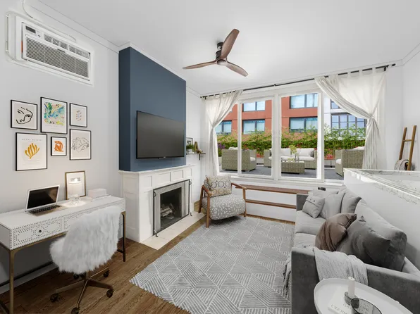 255 West 95th Street 6D image 3 of 15
