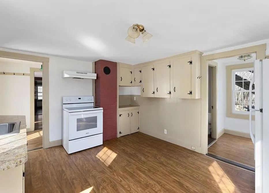 4 bed, 2894 sqft, $4,000 — Photo 4