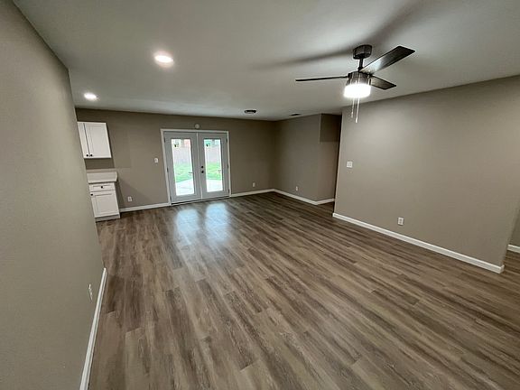 4th image of 1236 Donna Dr