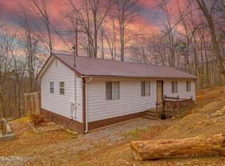 1614 Dogwood St, Sevierville, TN 37876