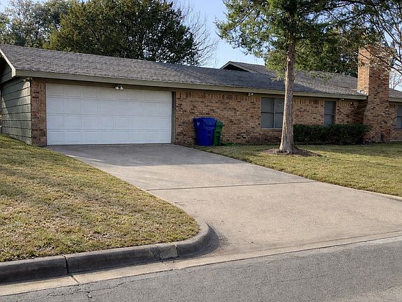 2nd image of 3000 Maple Hill Cir