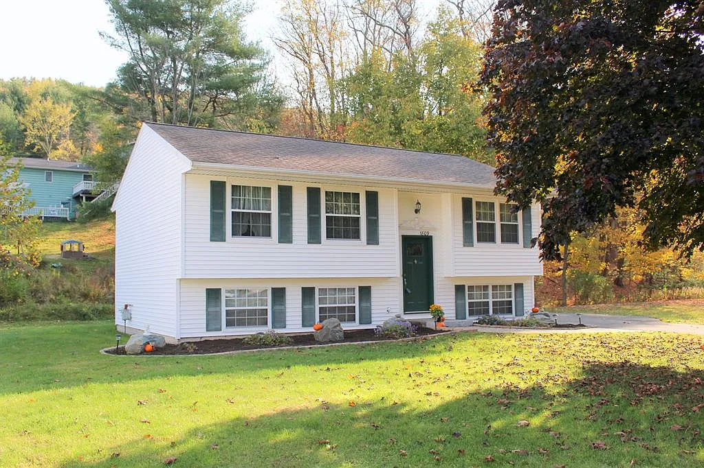 1809 Gary Dr photo 1