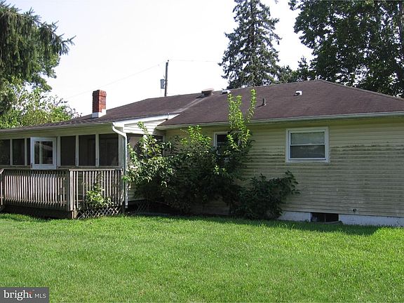 5th image of 146 Newton St