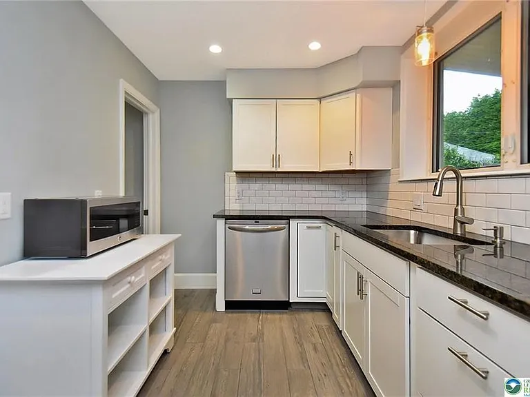 1140 N New St — Photo 8